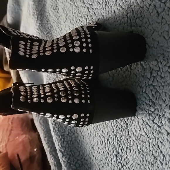 Naughty studded black faux leather zipper booties Size 7 - Picture 6 of 17